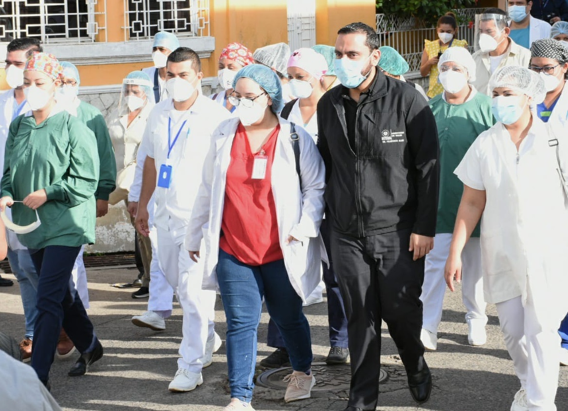 Presidente Bukele aplaude al equipo multidisciplinario que trabaja para controlar el COVID19 en Chalchuapa presidente-bukele-aplaude-al-equipo-multidisciplinario-que-trabaja-para-controlar-el-covid19-en-chalchuapa